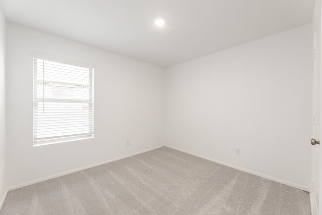 Building Photo - 26811 Paloma Blanca Dr