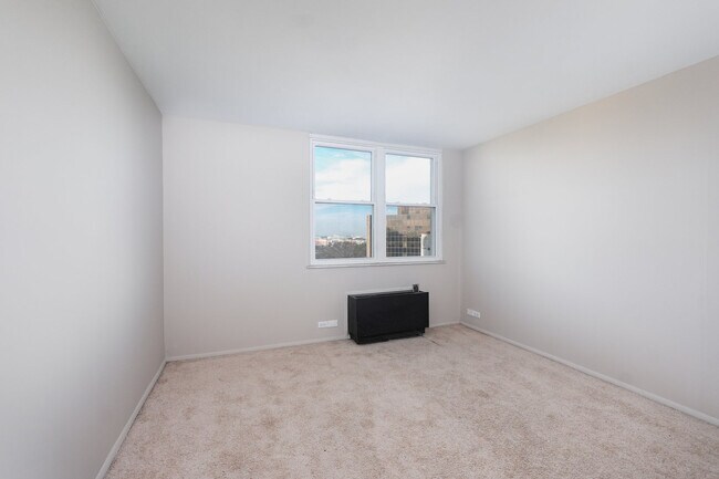 Building Photo - 4300 W Ford City Dr