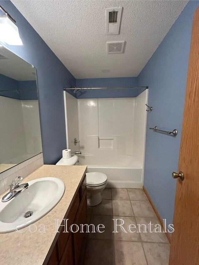 Building Photo - Beautiful Andover Property