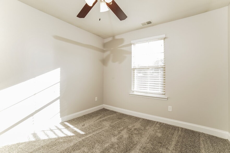 Building Photo - 8714 Hanson Cv