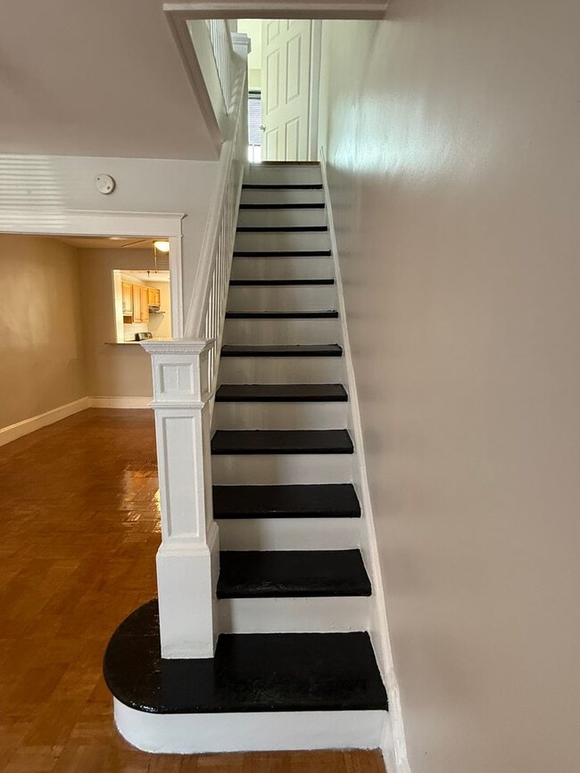 Building Photo - Beautiful 2BR home in Port Richmond