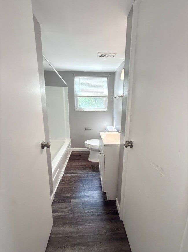 Building Photo - 3646 Northdale Pl