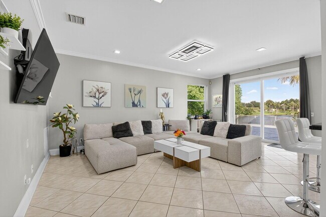 Building Photo - 3943 Westchester Way