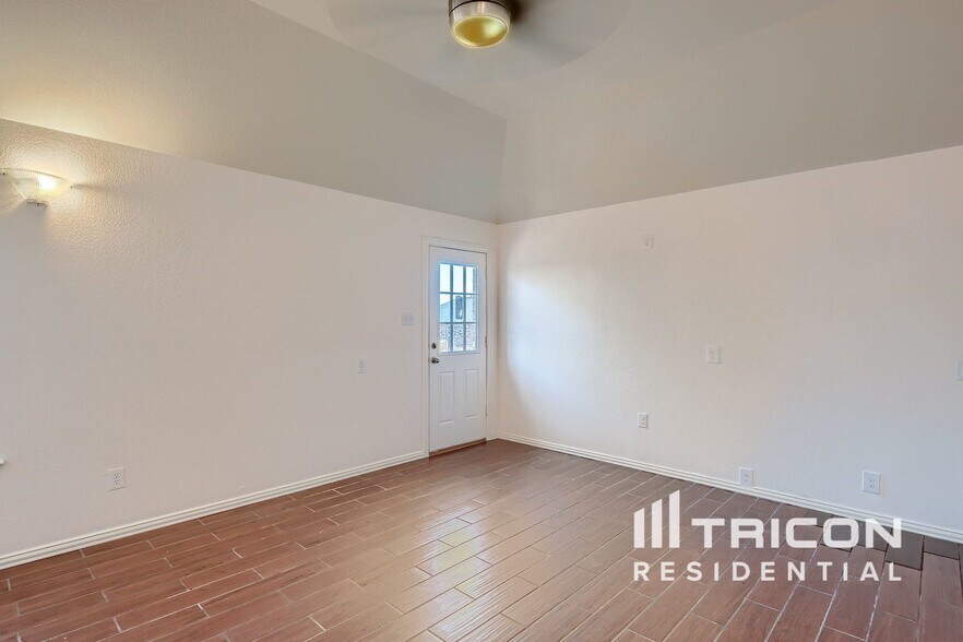 Building Photo - 12028 Stephenville Dr