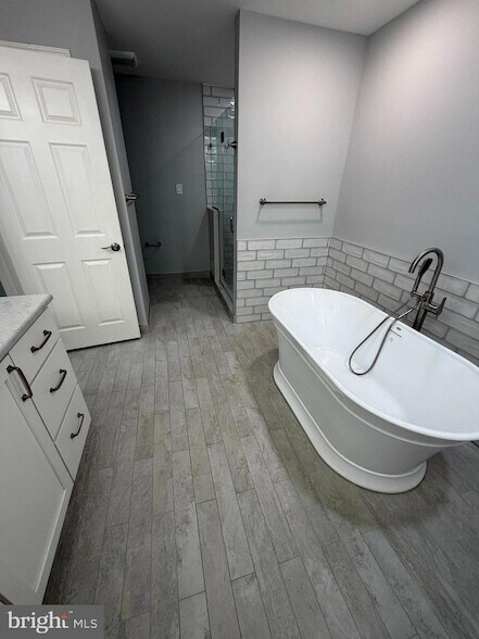 Building Photo - 8017 Rising Ridge Rd