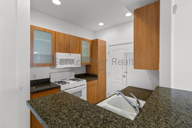 Building Photo - 6900 E Princess Dr