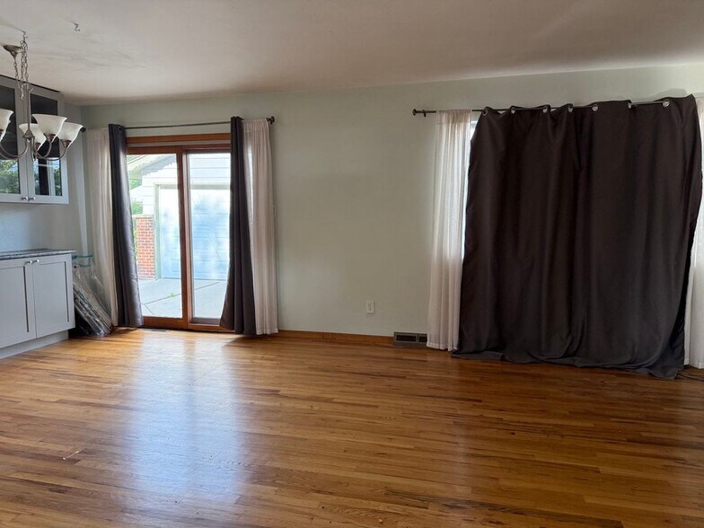 Building Photo - 1231 S Marshall St