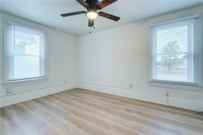 Building Photo - 151 Hampden Rd