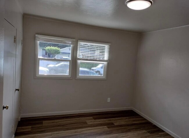 Building Photo - Single Family Home!