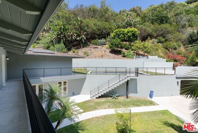 Building Photo - 1404 Devlin Dr