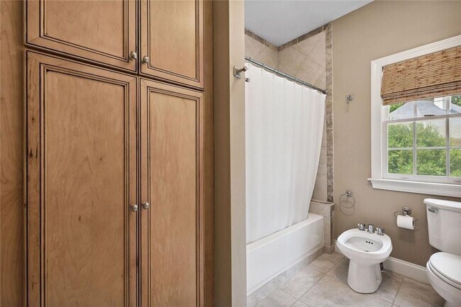 Building Photo - 11140 W Rd