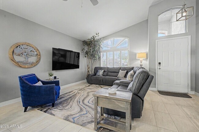Building Photo - 9026 W Escuda Dr