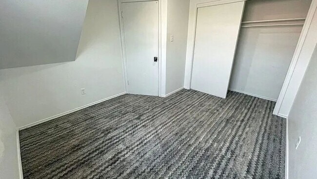 Building Photo - 832 S Waterleaf Pl
