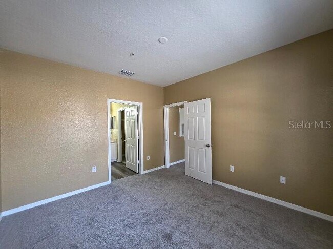 Building Photo - 873 Grand Regency Pointe