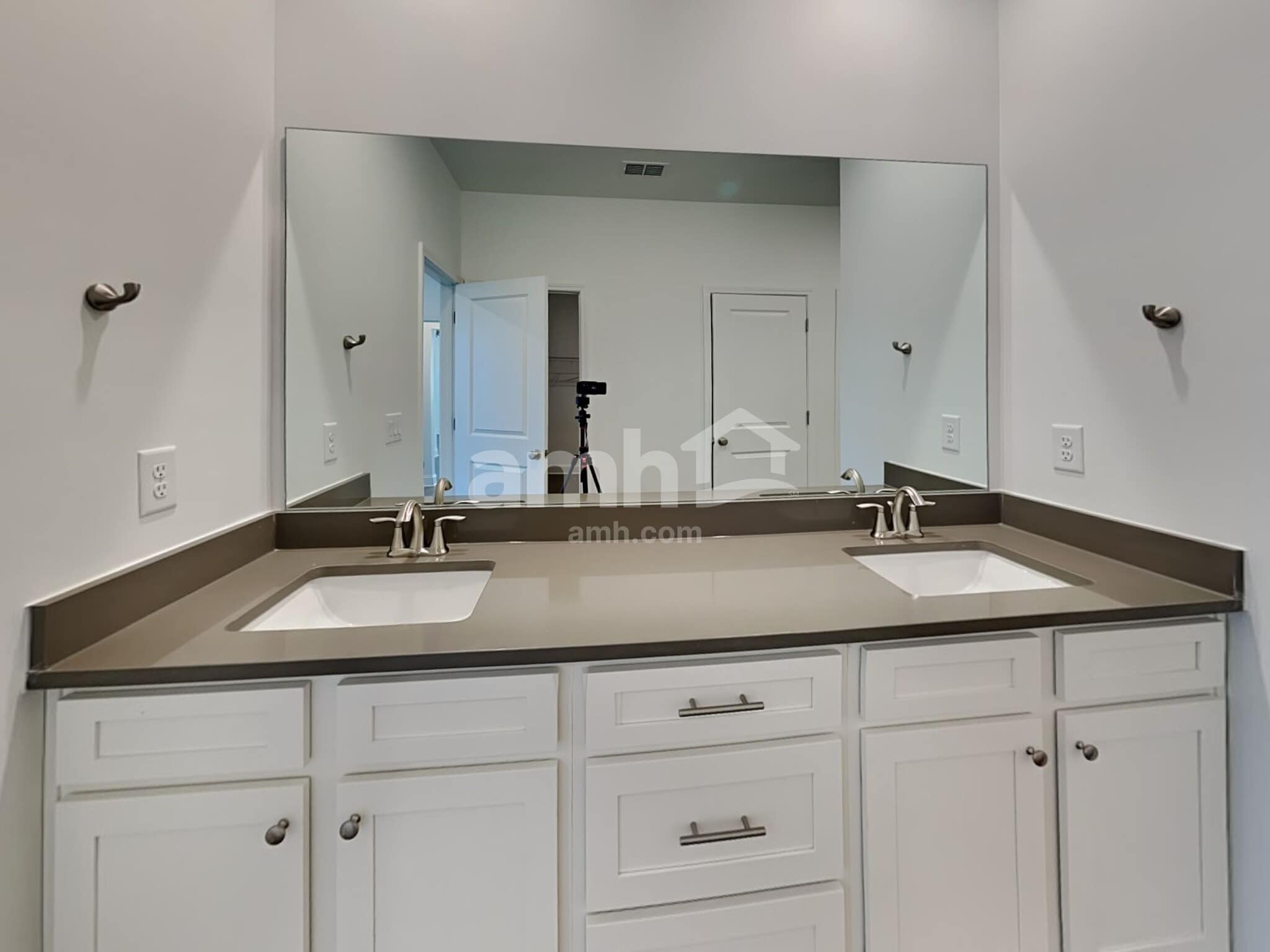 Building Photo - 1365 Soapstone Rd