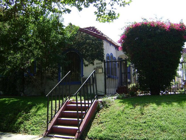 Building Photo - 835-835 N Formosa Ave