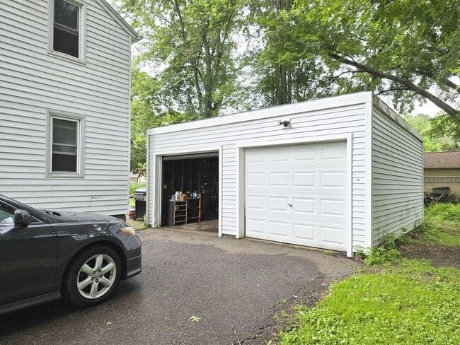 Building Photo - 654/656 Ripley Ave