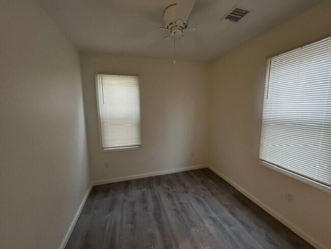 Building Photo - 3 Bedroom 1.5 Bath Pottsville home