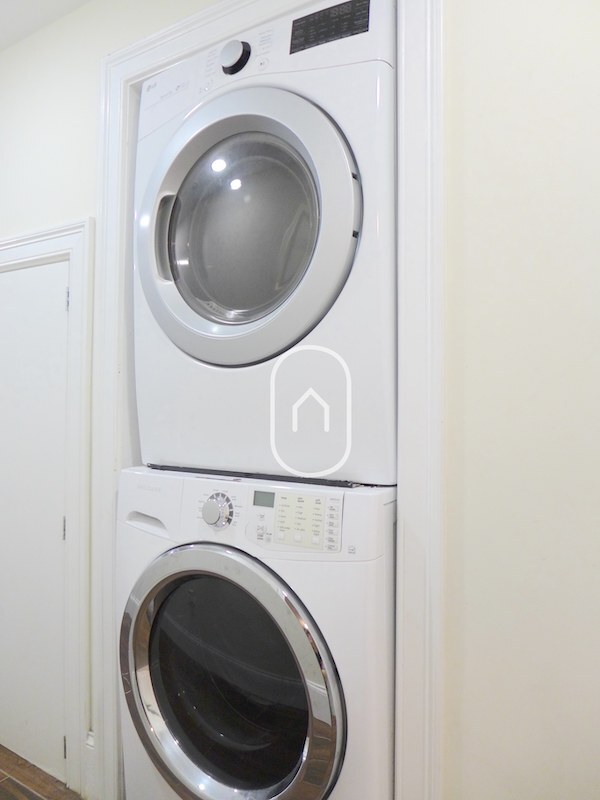 Building Photo - 130 Marcella St