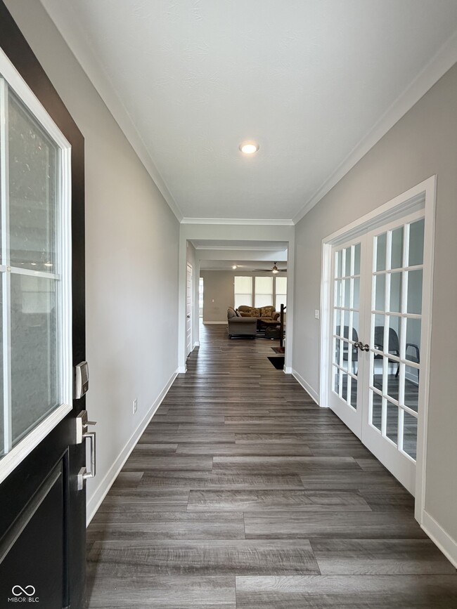 Building Photo - 908 Edmonds Pl