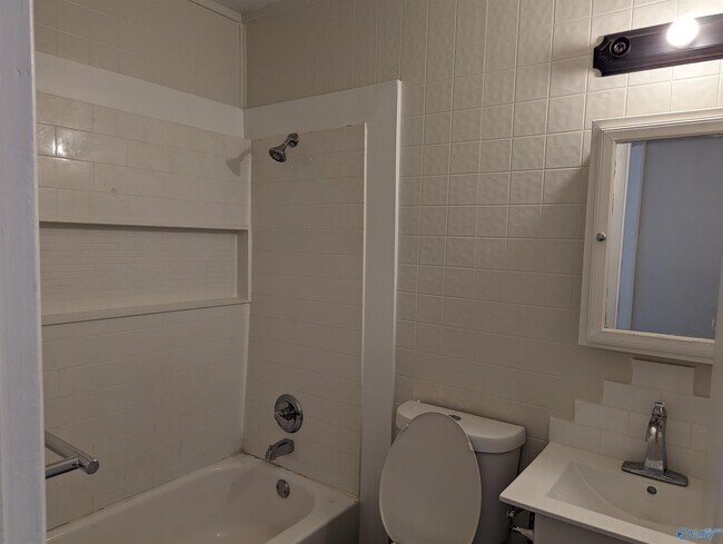 Building Photo - 2106 Griffith Dr NW