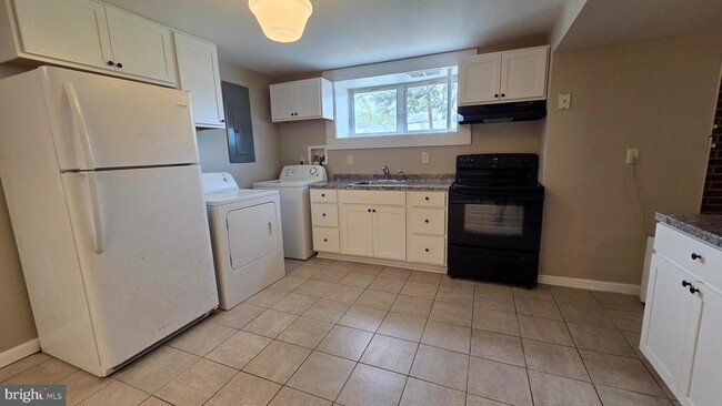 Building Photo - 4400 4th St