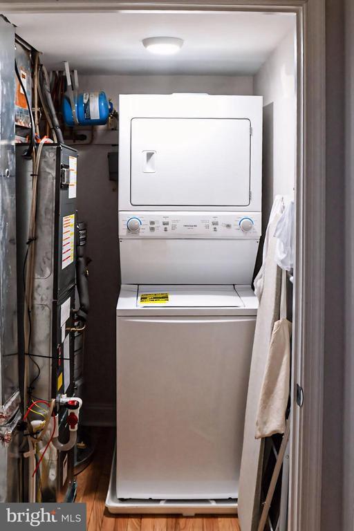 Building Photo - 1734 Bolton St