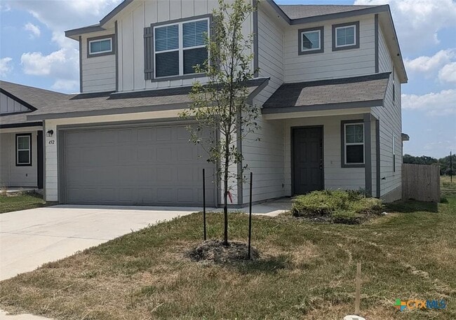 Building Photo - 452 Lynwood Gold