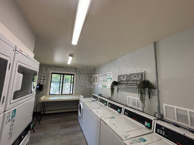 Building Photo - 2912 Earle Ave SW