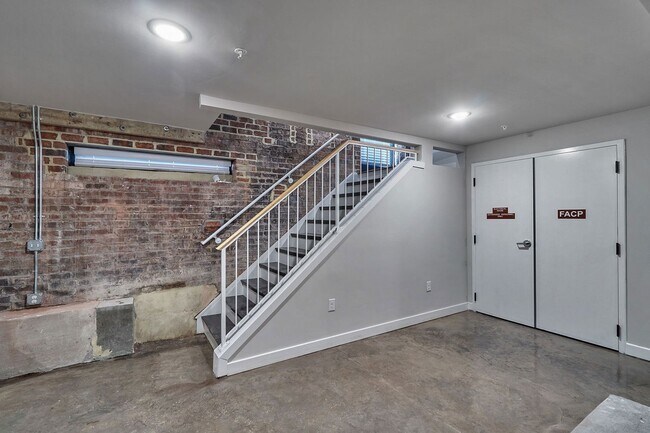 Interior Photo - 10 Walnut Alley