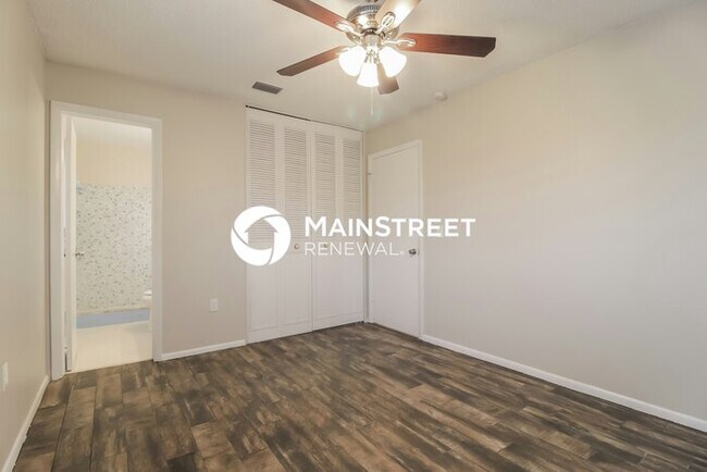 Building Photo - 3 Bedroom Pet-Friendly Home in ORLANDO, FL with Main Street Renewal