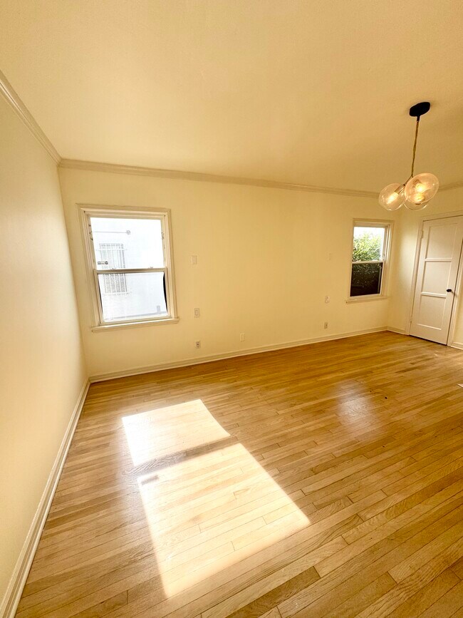 Building Photo - 1426 Hauser Blvd