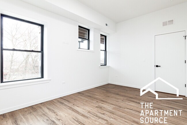 Building Photo - 1426 W Jonquil Terrace