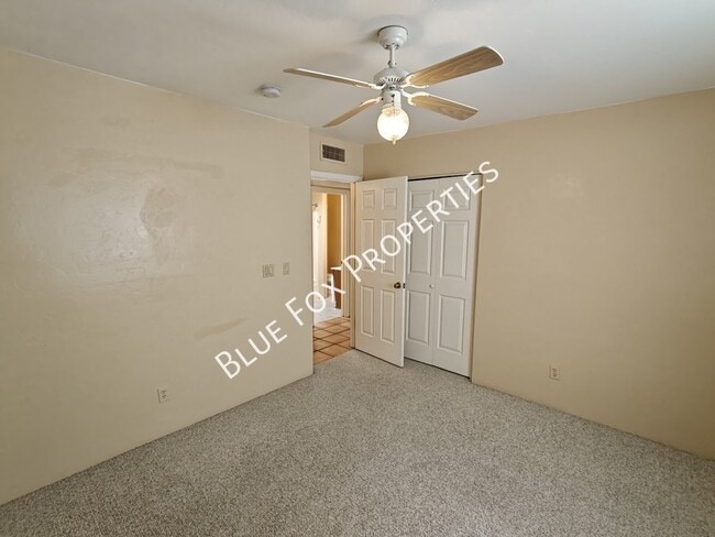 Building Photo - 9097 N Jessy Ln