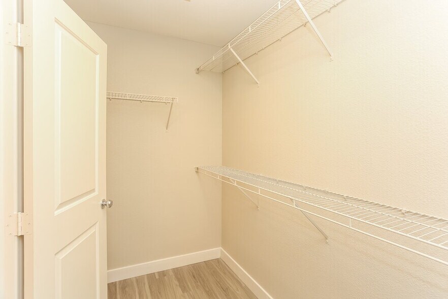 Building Photo - 9069 Arbor Ashbury Ave