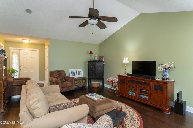 Building Photo - 18 Le Moyne Dr