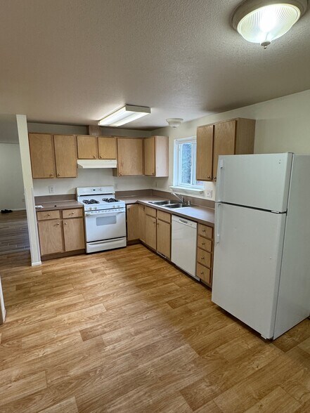 Building Photo - 1110 Irving St SW