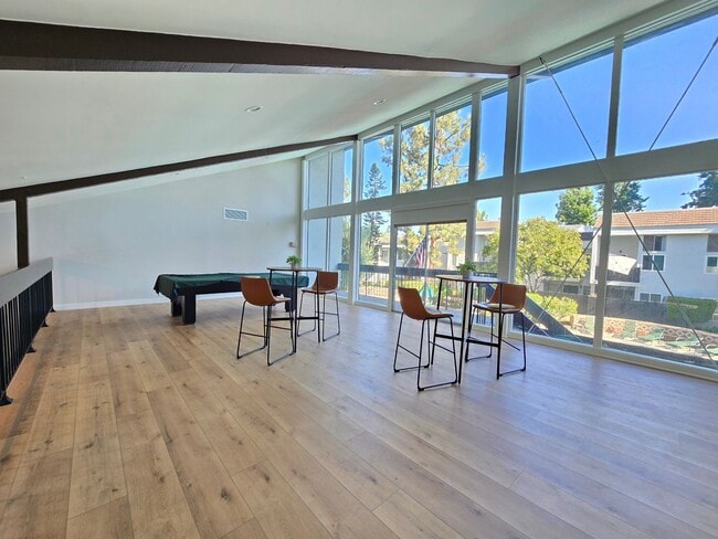 Building Photo - For Rent – 2 Bedroom | 1.5 Bathroom Townho...
