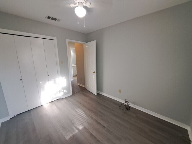 Building Photo - 6204 Forest Pines Dr