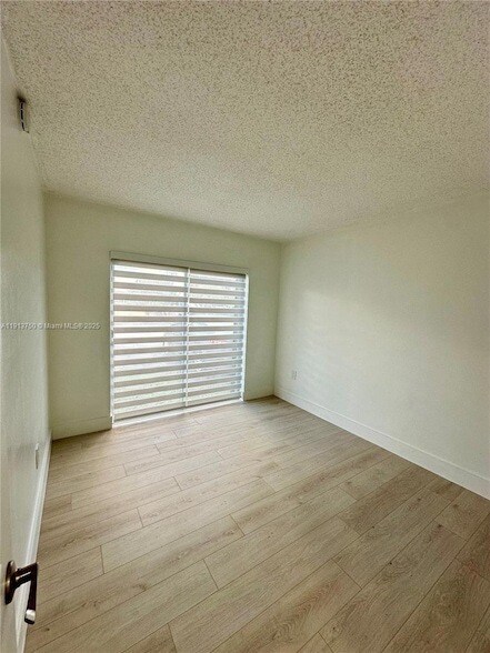 Building Photo - 15609 SW 73rd Cir Terrace