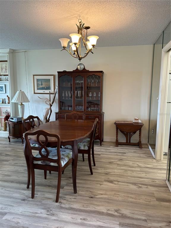 Building Photo - 4775 Cove Cir