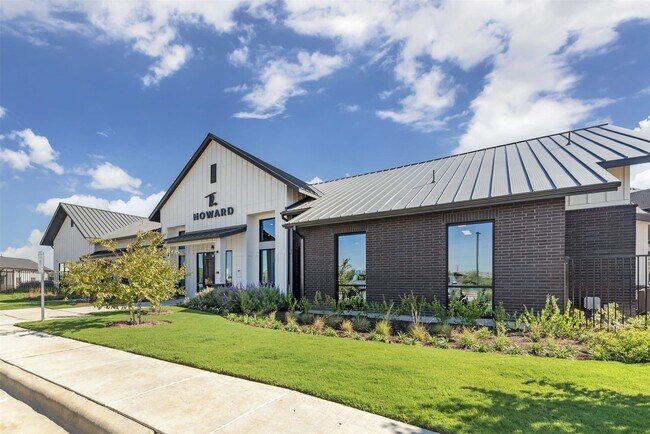 Primary Photo - 2908 E Howard Ln