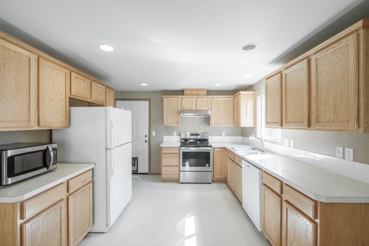 Building Photo - 5448 Siletz Ln