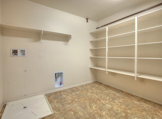 Building Photo - 34212 Woodmont