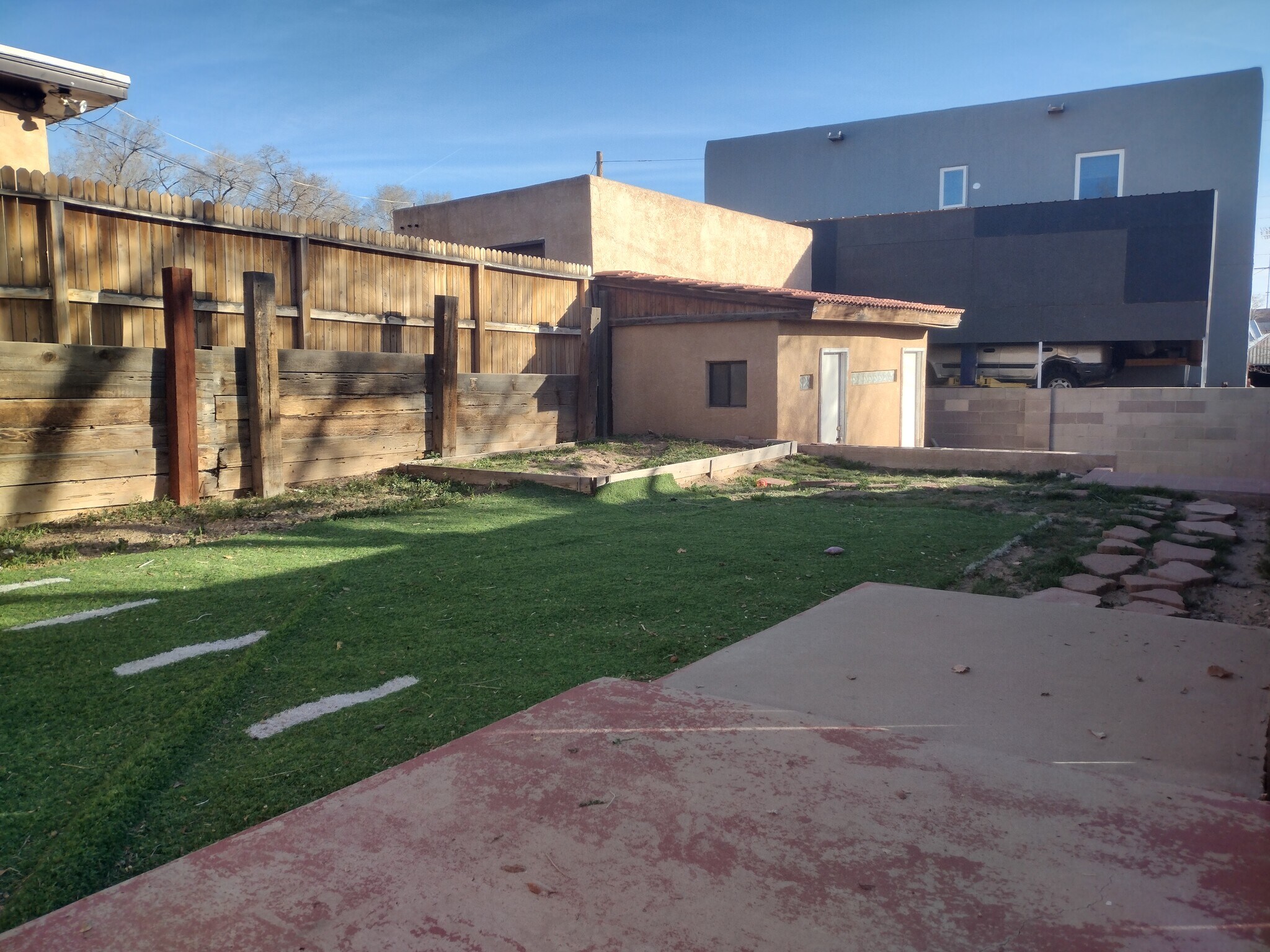 Building Photo - 1204 Coal Ave SE