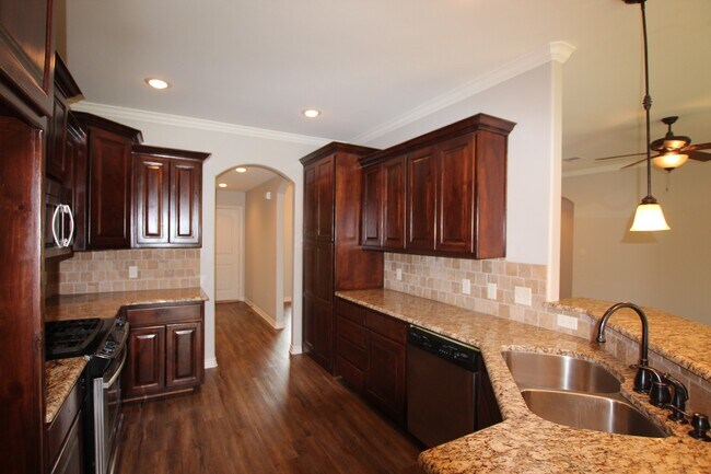 Building Photo - Coming Soon! Luxurious 3 Bed 2.5 Bath Rent...