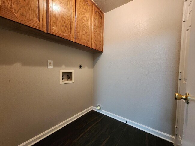 Building Photo - 1807 Windward Dr