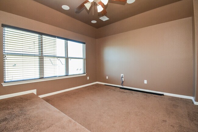 Building Photo - 6403 Edinburgh Ct