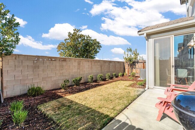 Building Photo - 2815 N Leya Dr