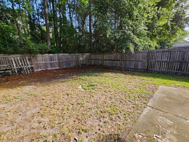 Building Photo - 108 E Lakemont Dr